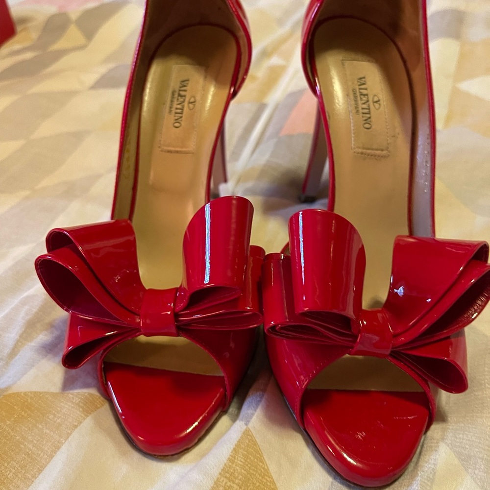 Valentino red patent leather bow heels *authentic*